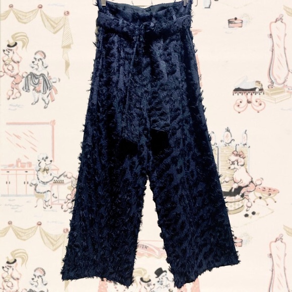 H&M Textured Wide-Leg Pants - Picture 1 of 4